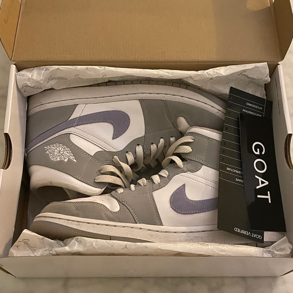 Air Jordan 1 mid wolf gray aluminum - size US Womens 9.5